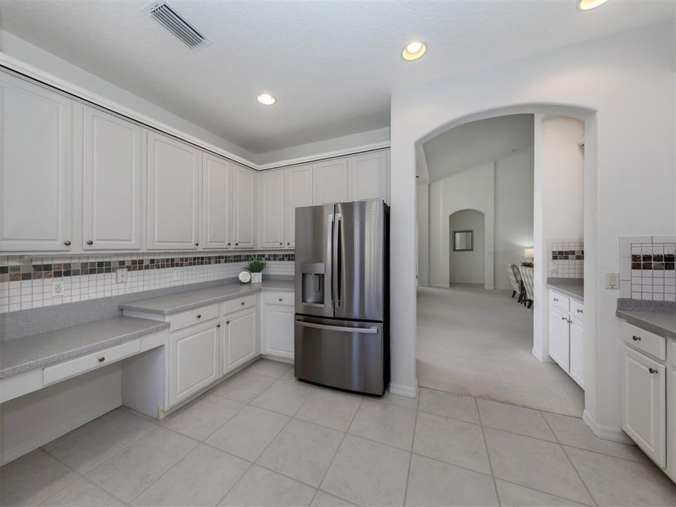 For Sale: $499,900 (2 beds, 2 baths, 1961 Square Feet)