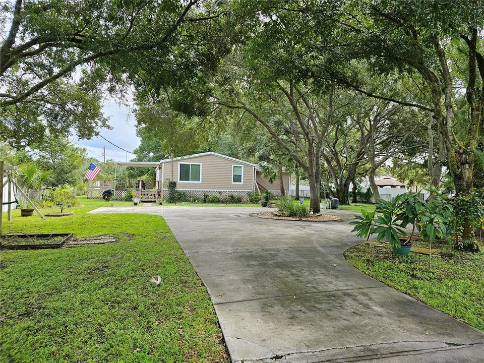 For Sale: $439,900 (4 beds, 2 baths, 2346 Square Feet)