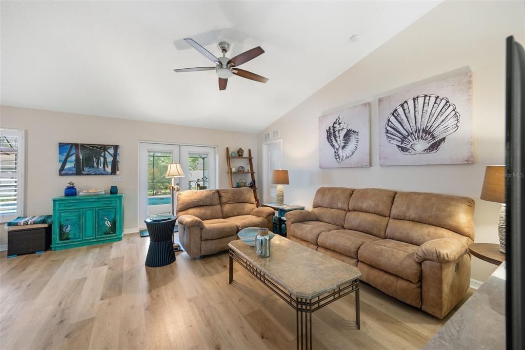 Active With Contract: $399,000 (3 beds, 2 baths, 1669 Square Feet)