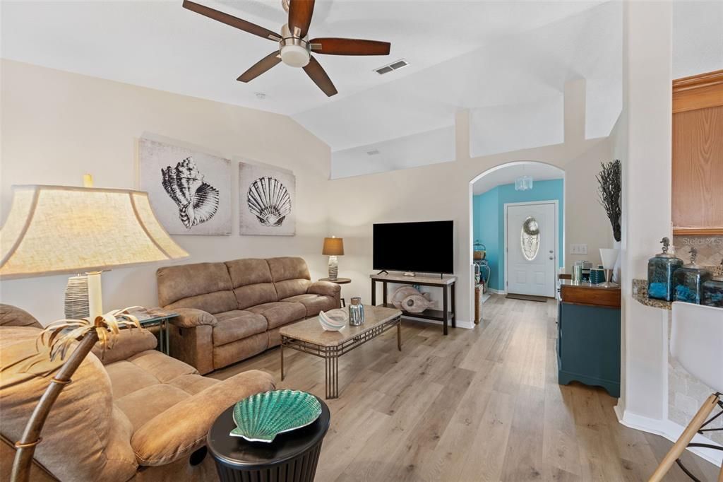 Active With Contract: $399,000 (3 beds, 2 baths, 1669 Square Feet)