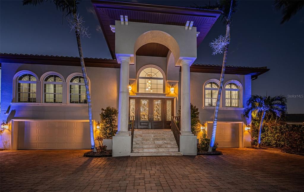 Active With Contract: $3,995,000 (4 beds, 3 baths, 3245 Square Feet)