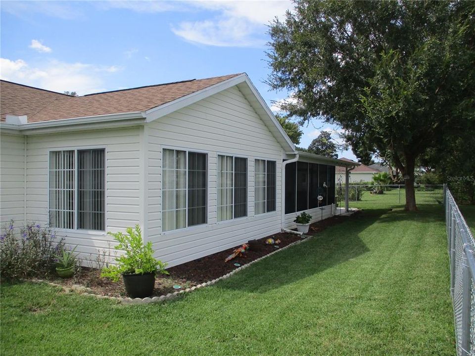 For Sale: $274,000 (3 beds, 2 baths, 1852 Square Feet)