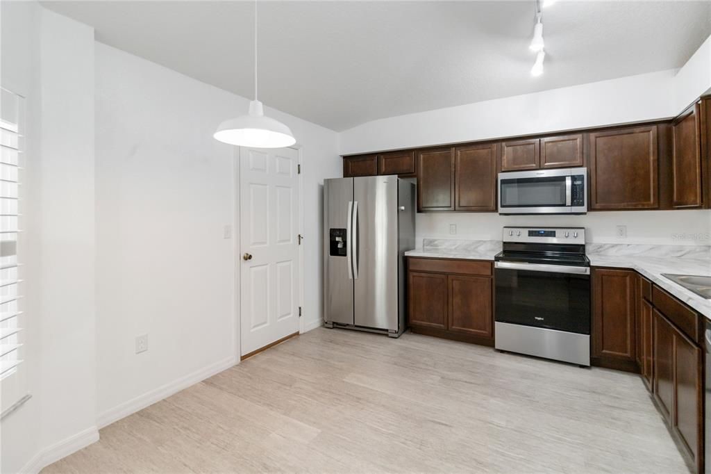 For Rent: $1,975 (2 beds, 2 baths, 1249 Square Feet)