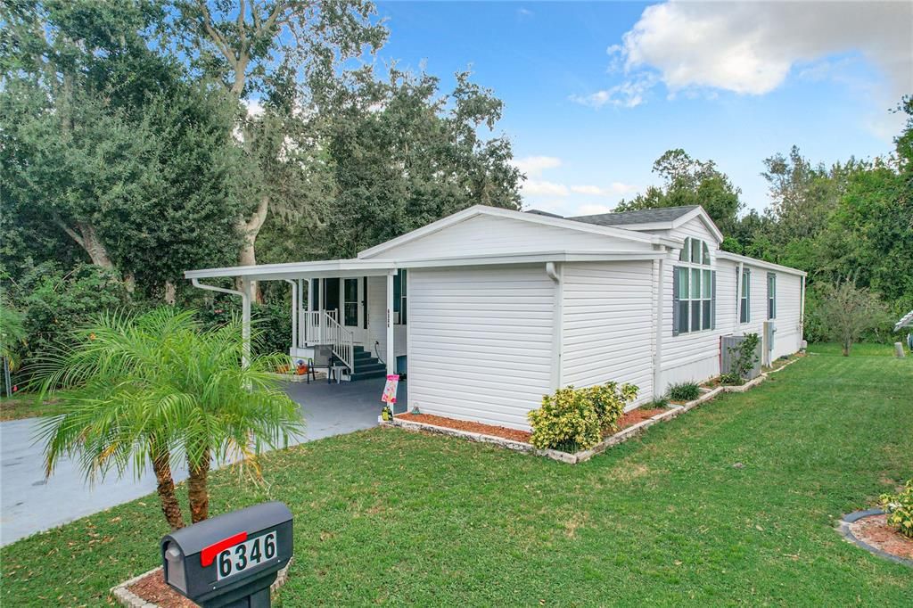 Mature Landscaping, Side Yard