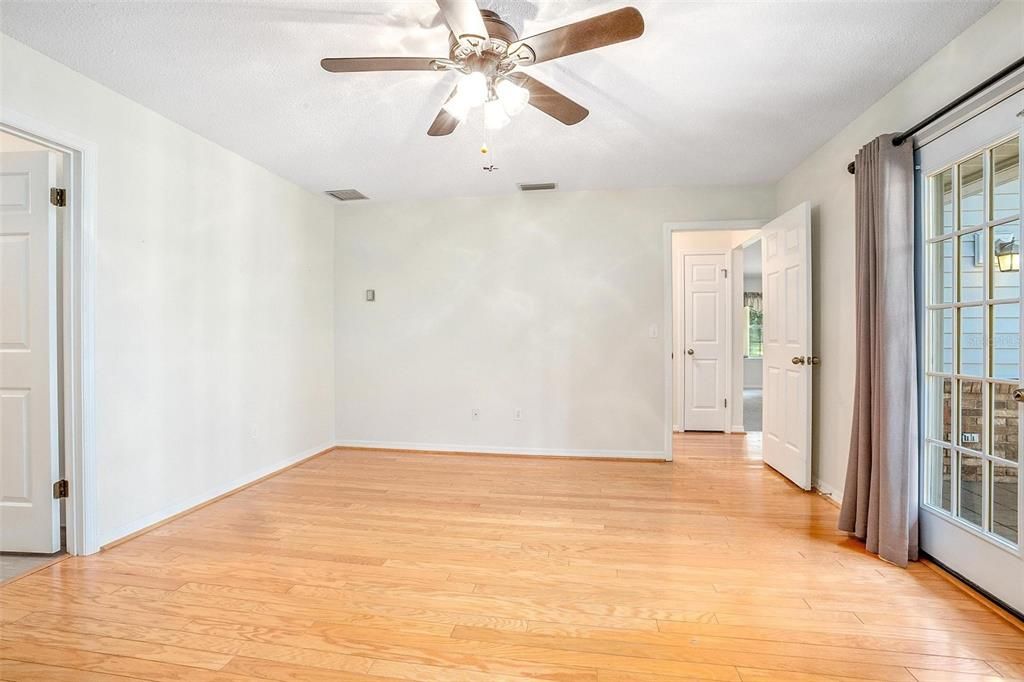 For Sale: $300,000 (3 beds, 2 baths, 1896 Square Feet)