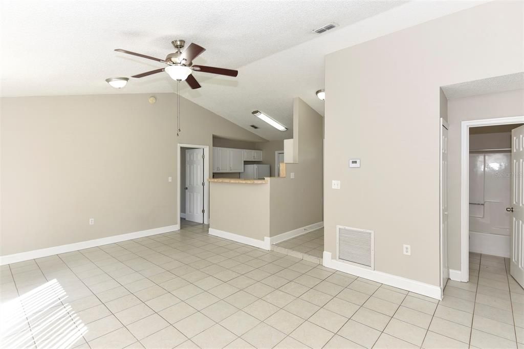 For Sale: $259,900 (3 beds, 2 baths, 1032 Square Feet)