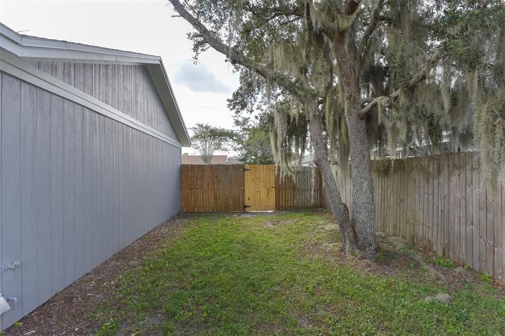 For Sale: $259,900 (3 beds, 2 baths, 1032 Square Feet)