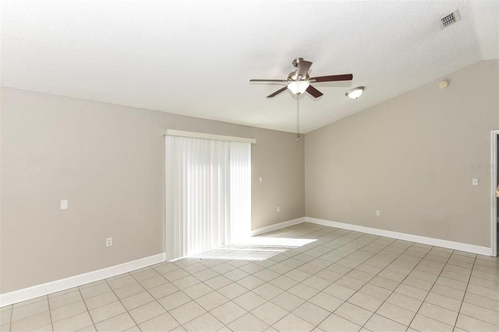 For Sale: $259,900 (3 beds, 2 baths, 1032 Square Feet)