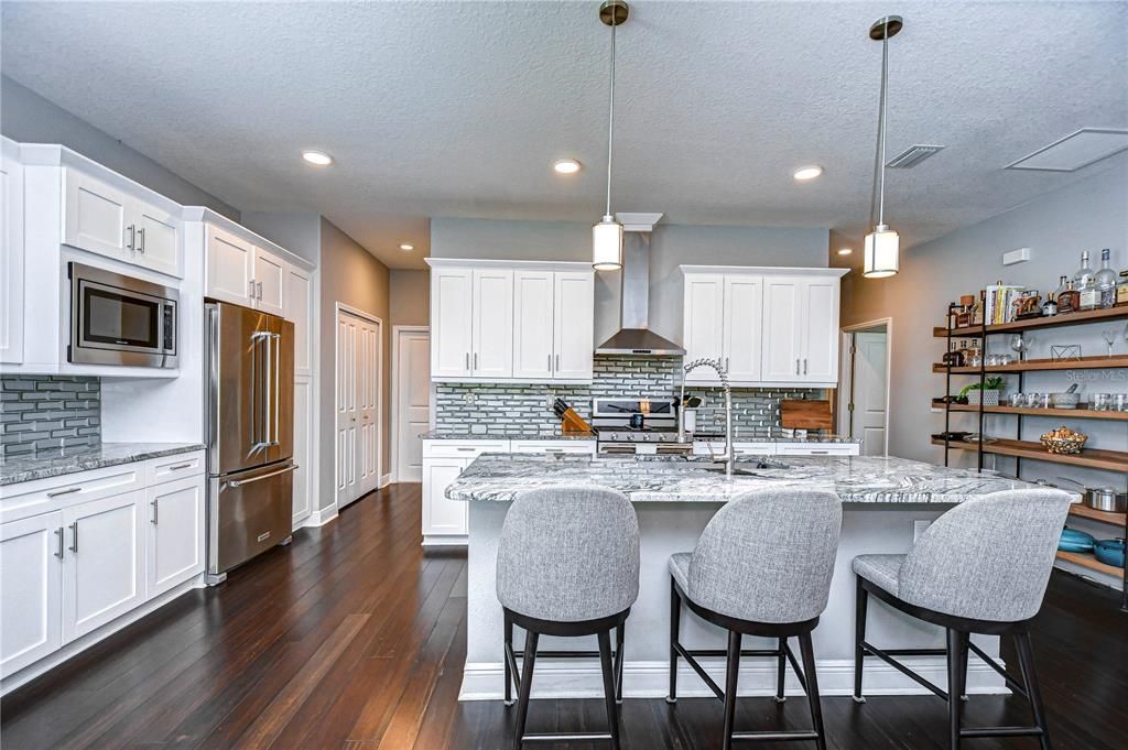 Lovely space to rustle up family meals!