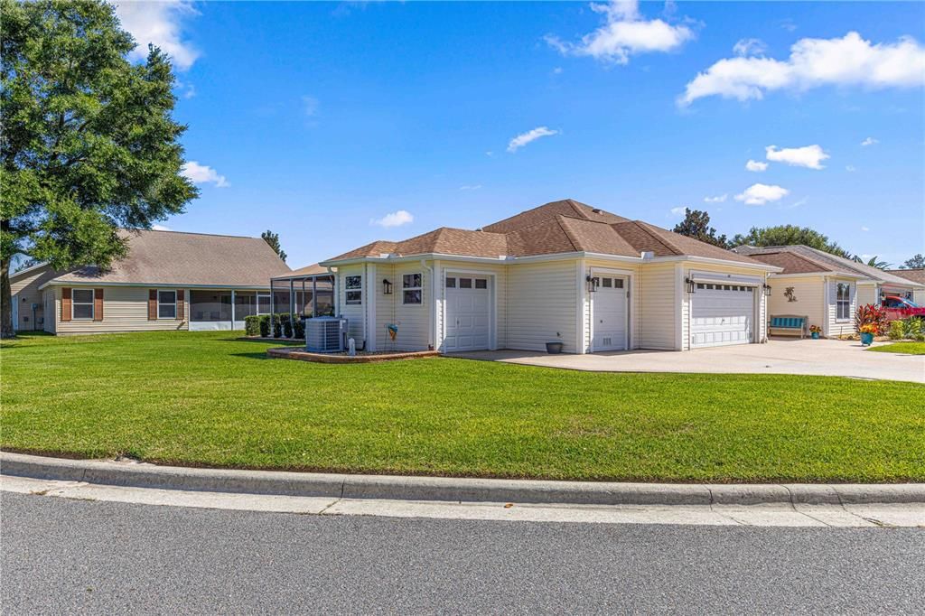 Active With Contract: $625,000 (3 beds, 2 baths, 1909 Square Feet)