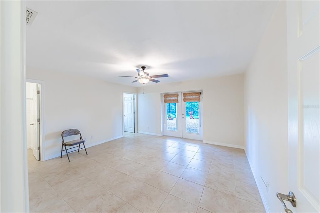 For Sale: $425,000 (3 beds, 2 baths, 1617 Square Feet)