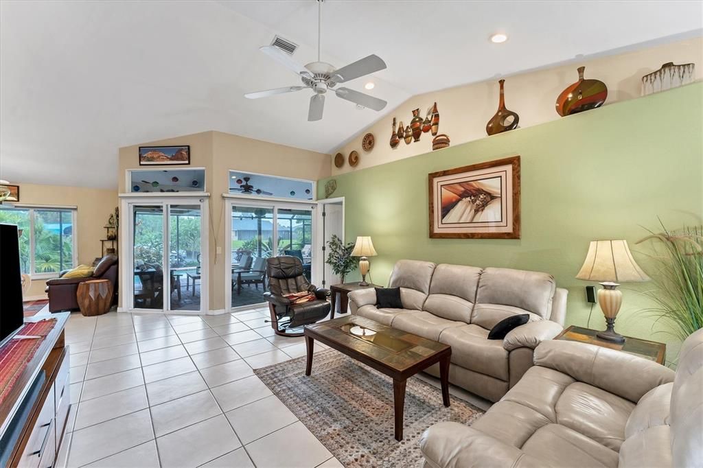 For Sale: $639,900 (3 beds, 2 baths, 1697 Square Feet)