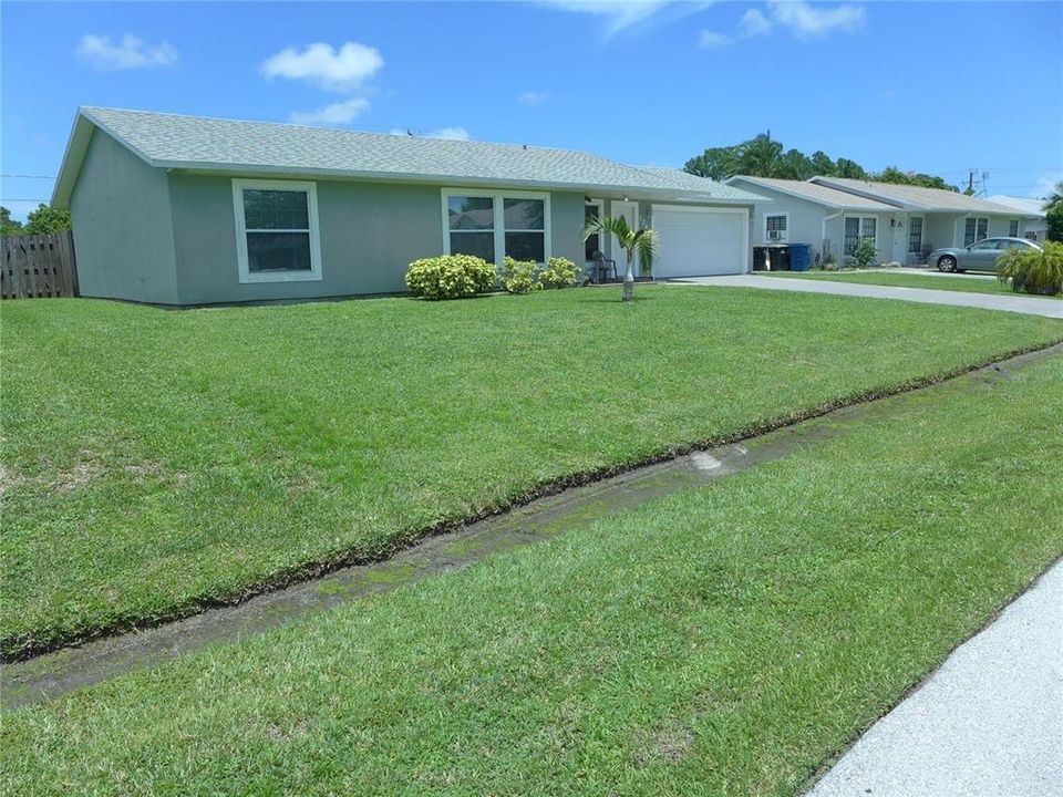 For Sale: $280,000 (3 beds, 2 baths, 1257 Square Feet)