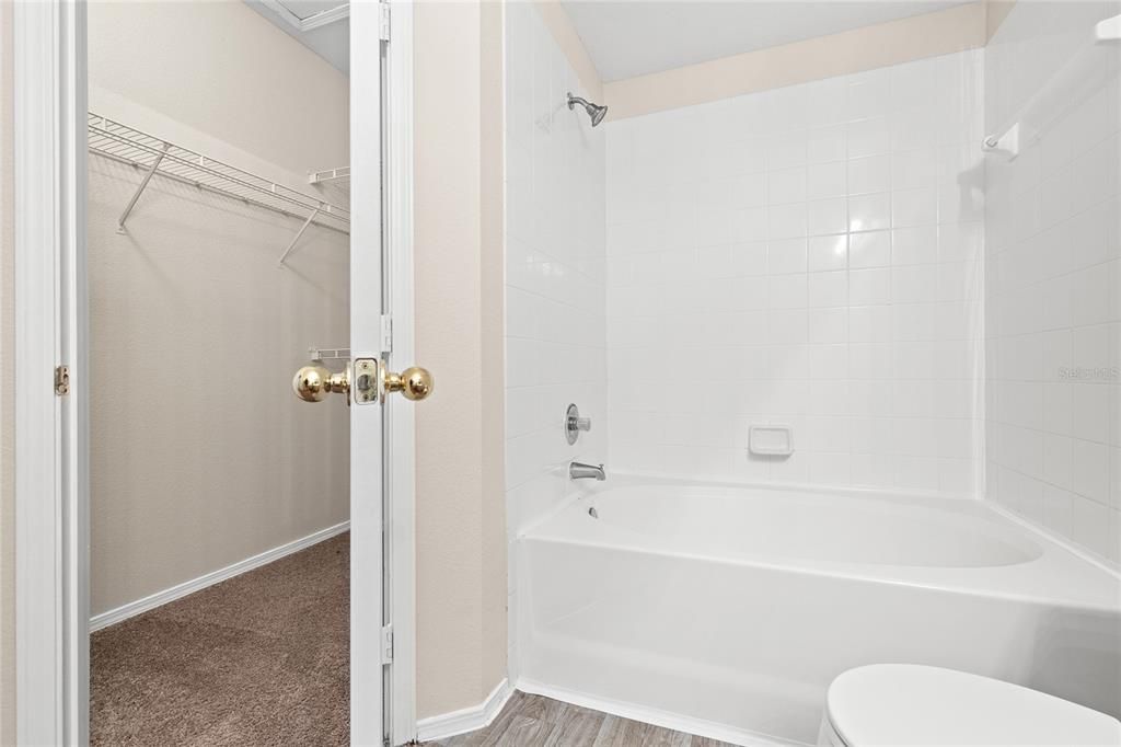 For Sale: $134,000 (1 beds, 1 baths, 730 Square Feet)