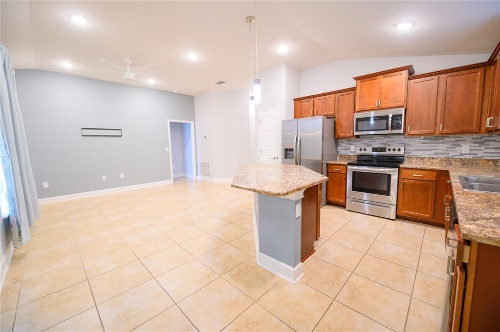 For Sale: $329,900 (3 beds, 2 baths, 1521 Square Feet)