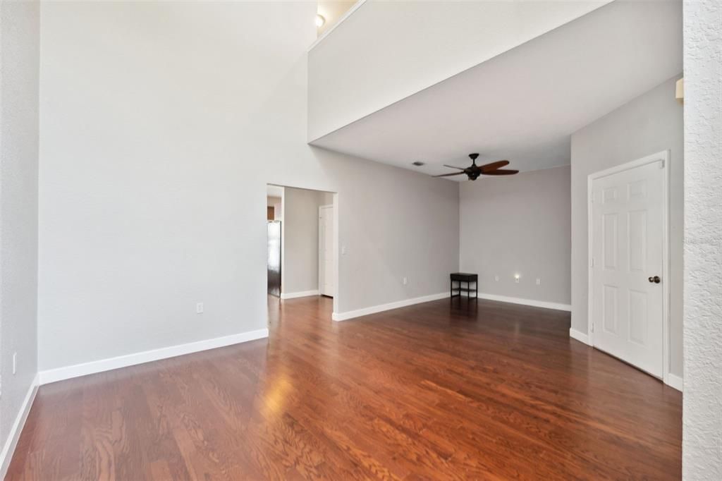 For Sale: $325,000 (3 beds, 2 baths, 1685 Square Feet)