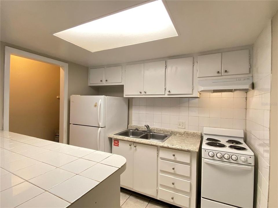 For Rent: $1,145 (1 beds, 1 baths, 588 Square Feet)