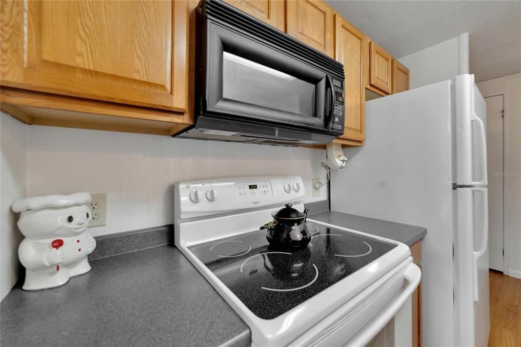 For Sale: $142,000 (2 beds, 2 baths, 1056 Square Feet)