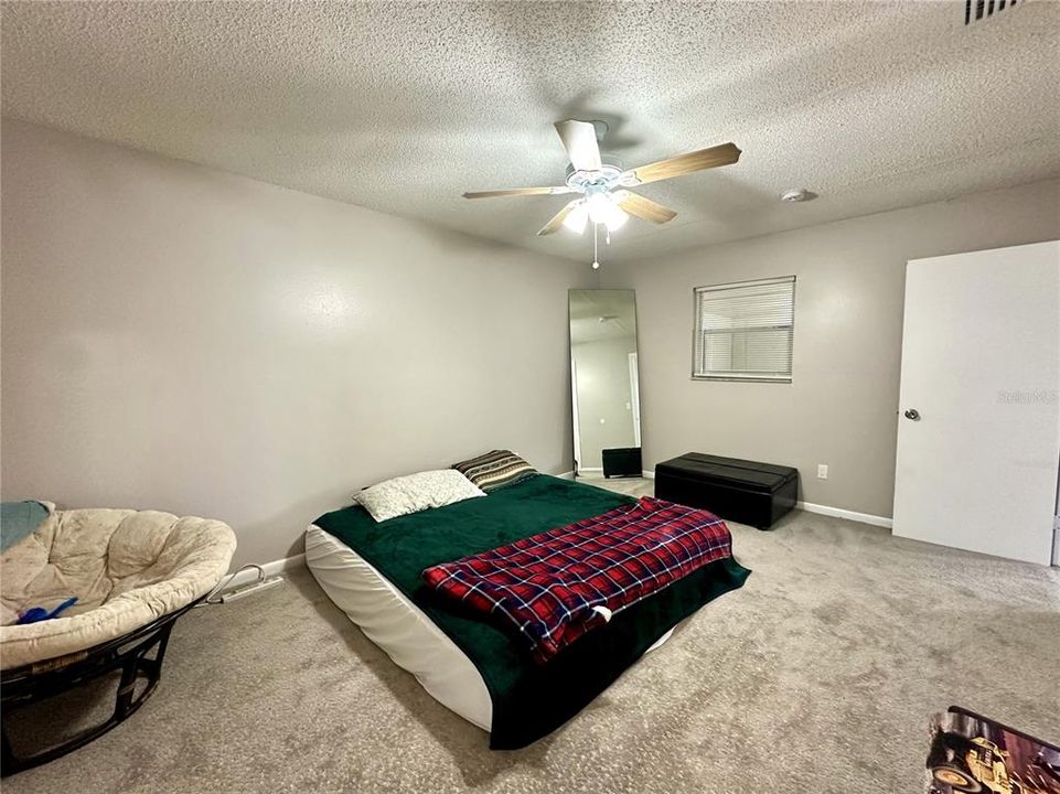 For Sale: $280,000 (4 beds, 2 baths, 1356 Square Feet)