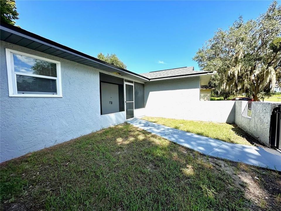 For Sale: $280,000 (4 beds, 2 baths, 1356 Square Feet)