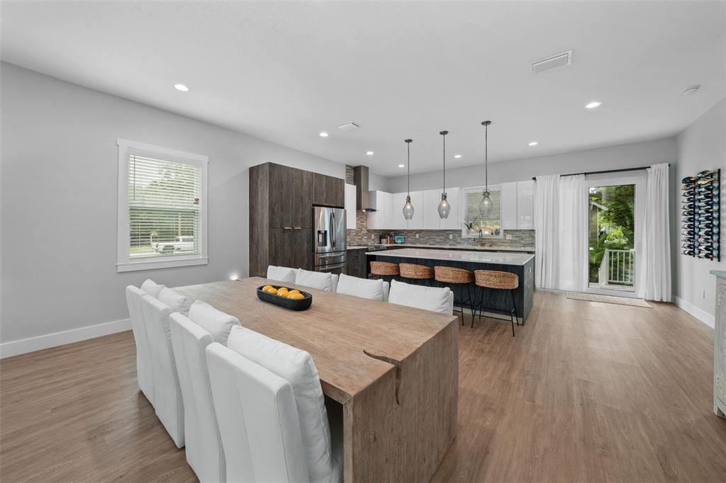 Active With Contract: $796,500 (4 beds, 2 baths, 2655 Square Feet)