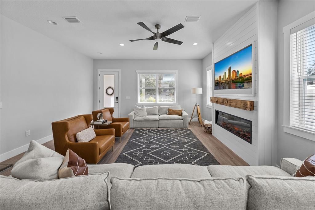 Active With Contract: $796,500 (4 beds, 2 baths, 2655 Square Feet)