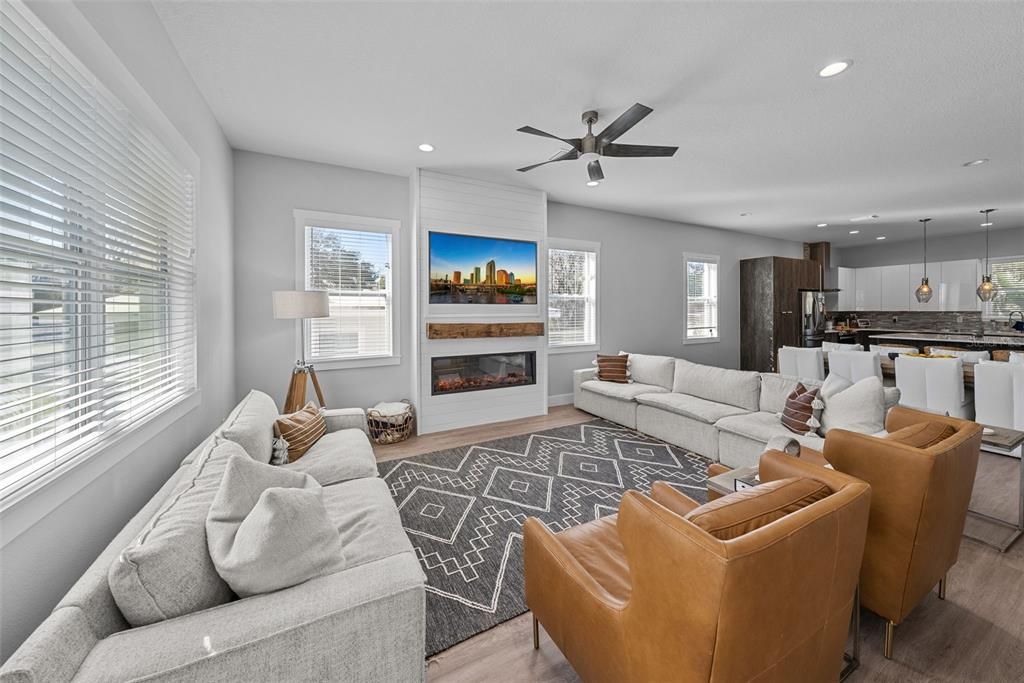 Active With Contract: $796,500 (4 beds, 2 baths, 2655 Square Feet)