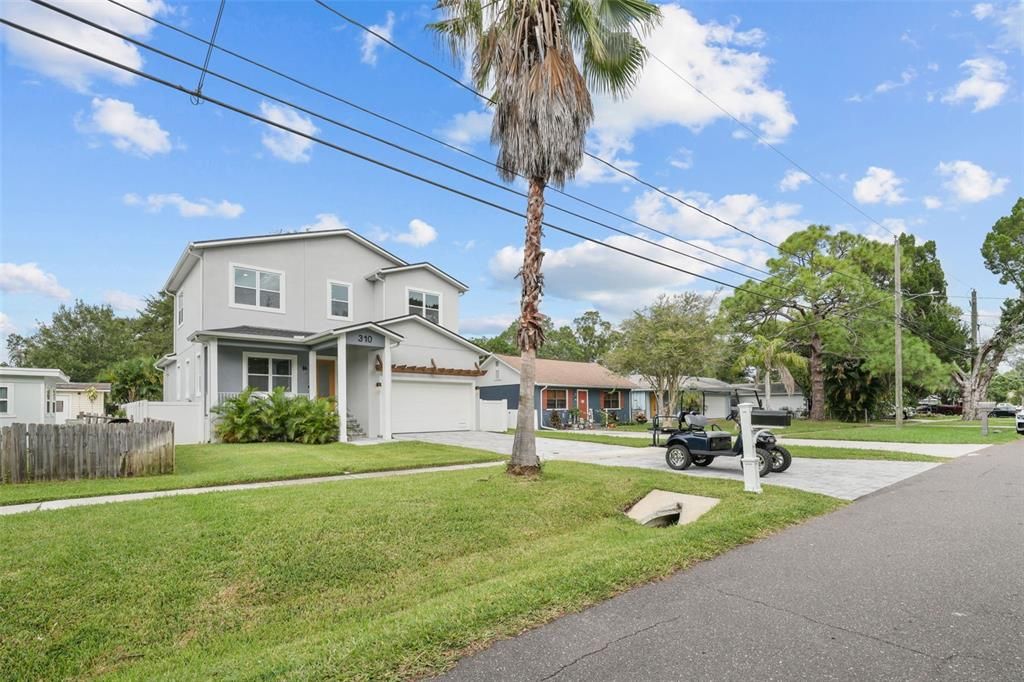 Active With Contract: $796,500 (4 beds, 2 baths, 2655 Square Feet)