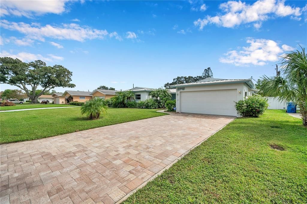 For Sale: $620,000 (4 beds, 2 baths, 2024 Square Feet)