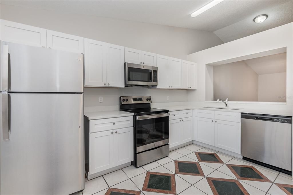 For Sale: $365,000 (3 beds, 2 baths, 1302 Square Feet)