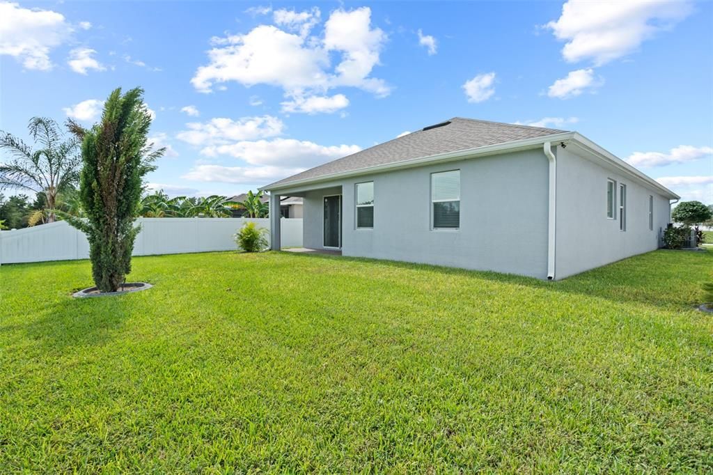 For Sale: $385,000 (3 beds, 2 baths, 1988 Square Feet)