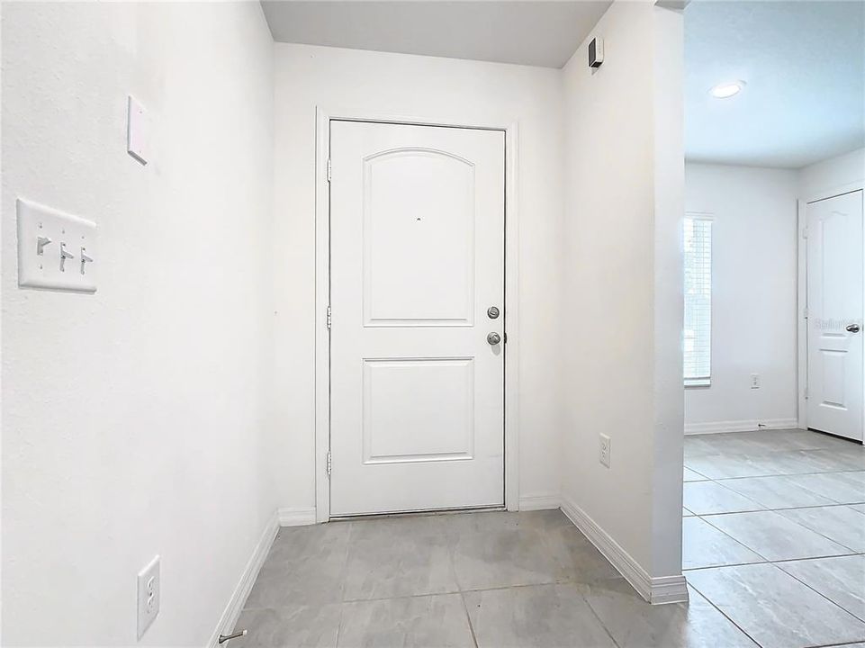 For Sale: $275,000 (3 beds, 2 baths, 1244 Square Feet)