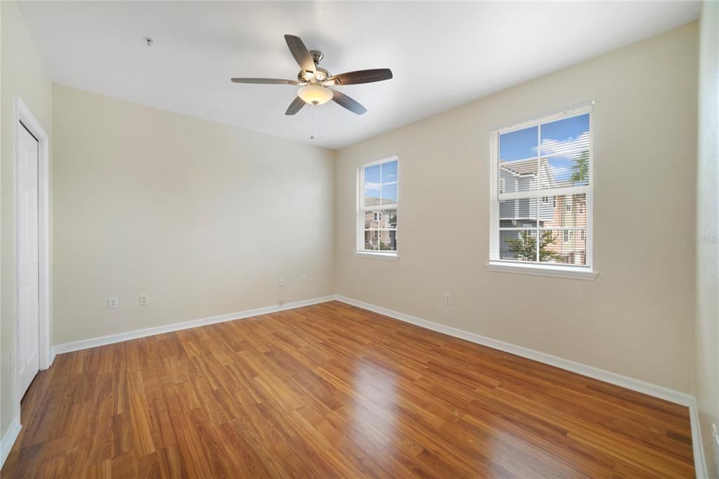 For Sale: $209,000 (2 beds, 2 baths, 1233 Square Feet)