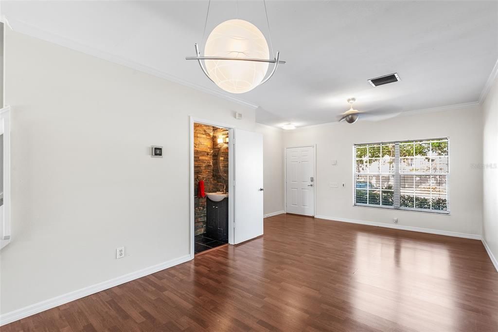 For Sale: $255,000 (2 beds, 2 baths, 1184 Square Feet)