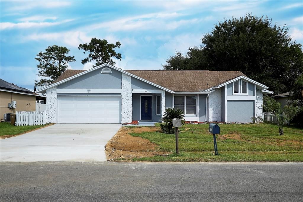 For Sale: $319,000 (3 beds, 2 baths, 1639 Square Feet)