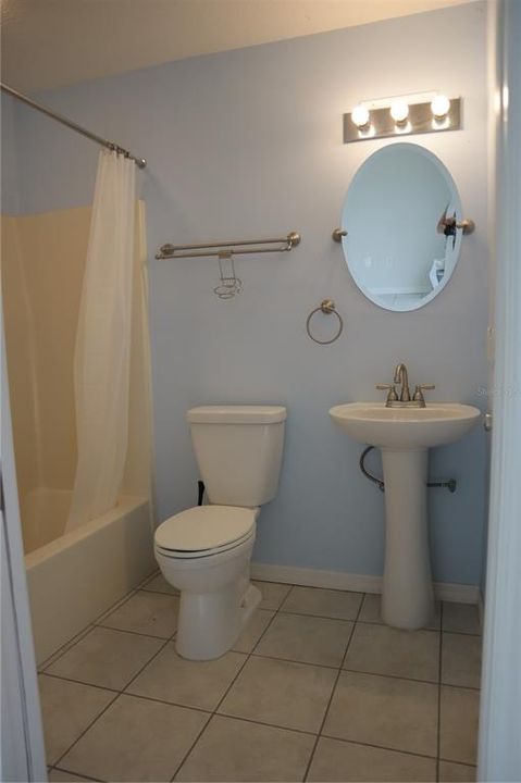 Casita/Guest Room Bathroom