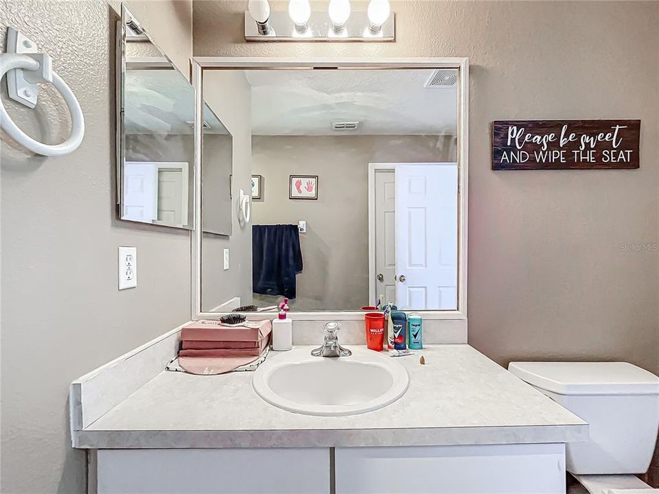 For Sale: $399,900 (3 beds, 2 baths, 1778 Square Feet)