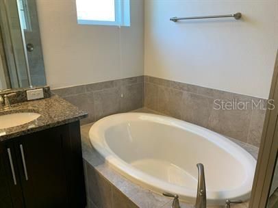 For Rent: $2,340 (2 beds, 2 baths, 1644 Square Feet)