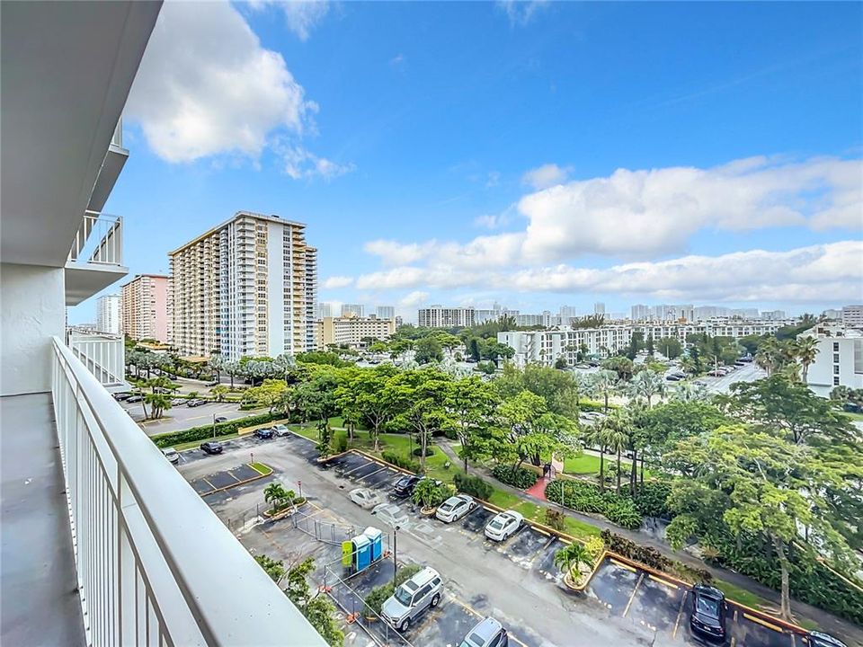 For Sale: $450,000 (2 beds, 2 baths, 1507 Square Feet)