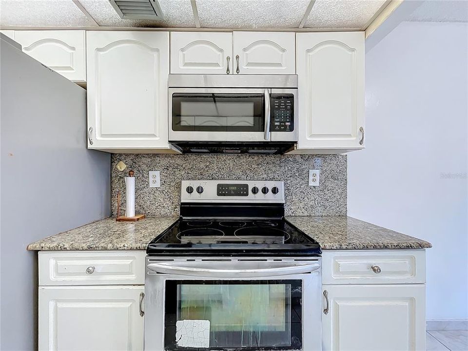 For Sale: $450,000 (2 beds, 2 baths, 1507 Square Feet)