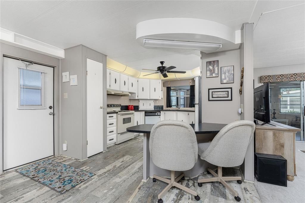 Kitchen with breakfast bar