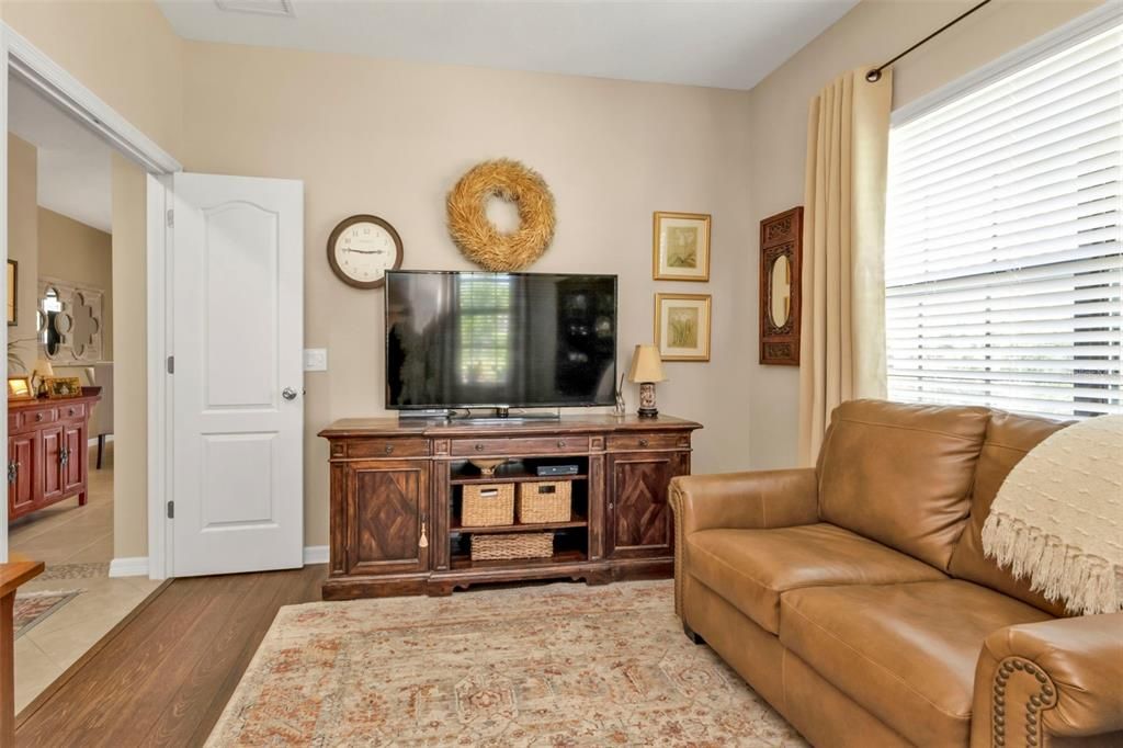 For Sale: $449,500 (2 beds, 2 baths, 1523 Square Feet)