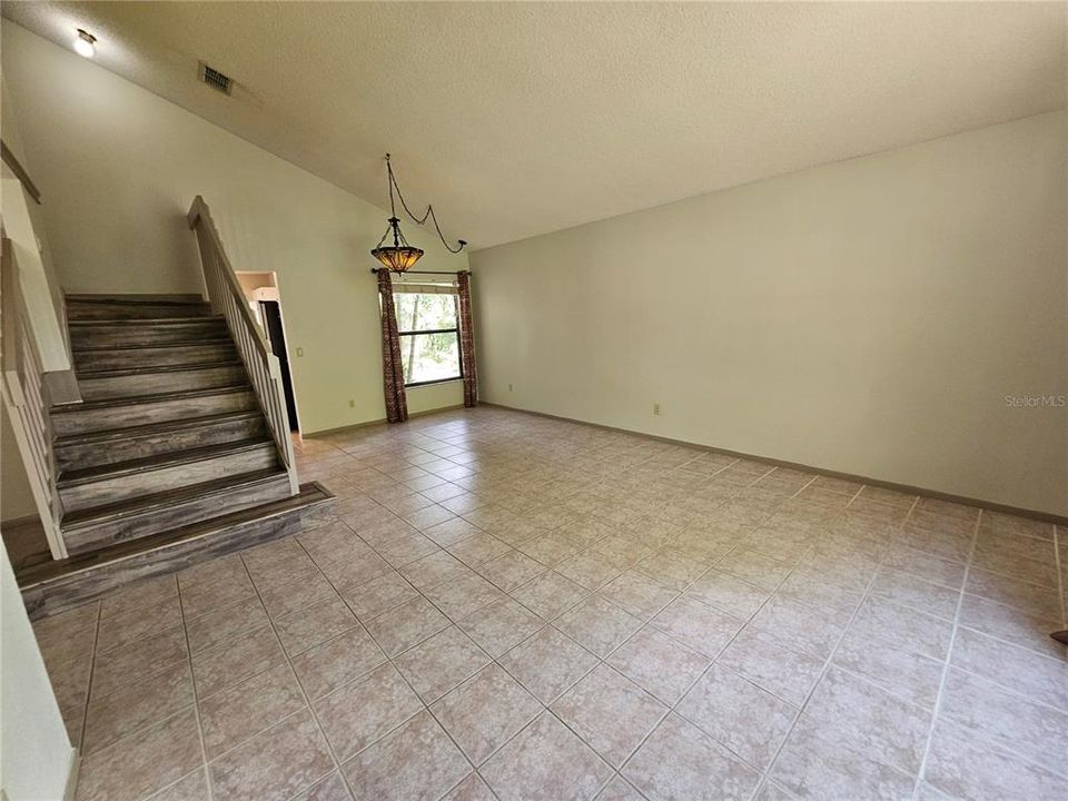 Living room/dining room combo