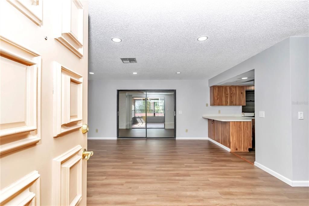 For Sale: $259,400 (3 beds, 2 baths, 1448 Square Feet)