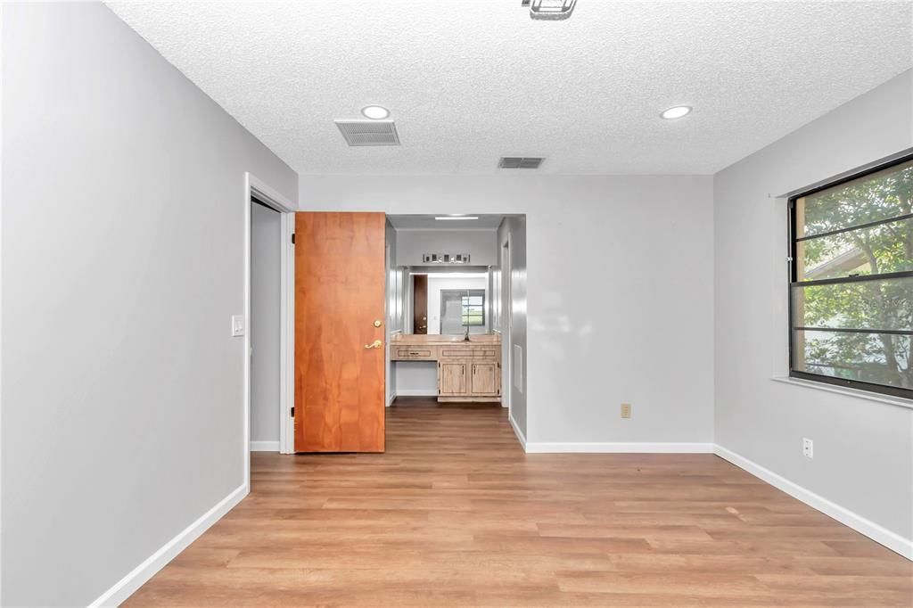 For Sale: $259,400 (3 beds, 2 baths, 1448 Square Feet)