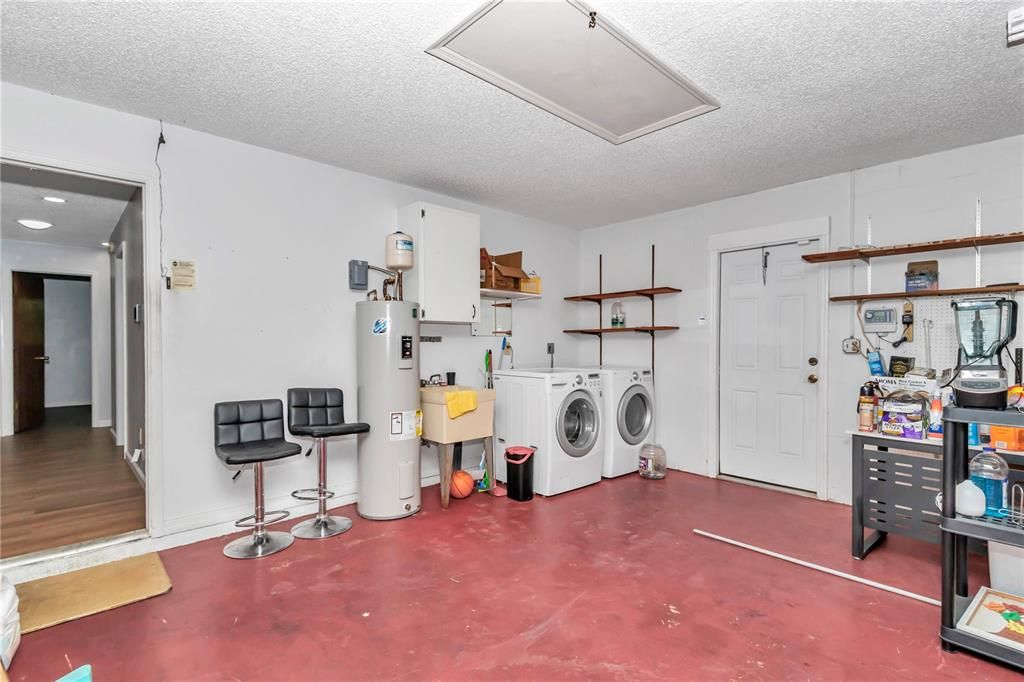 For Sale: $259,400 (3 beds, 2 baths, 1448 Square Feet)