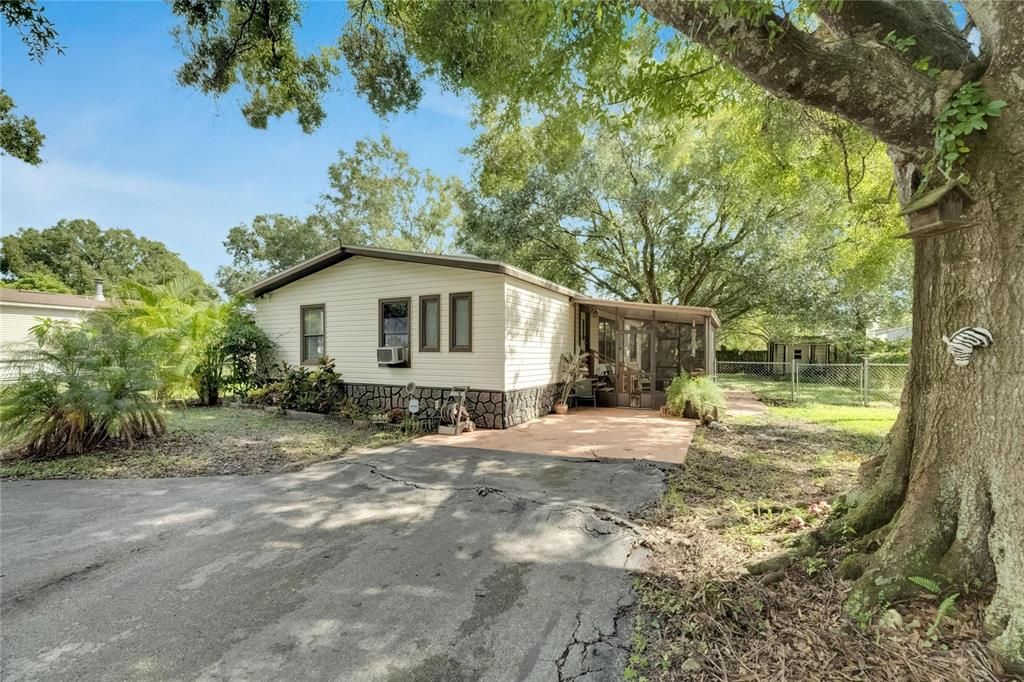 Active With Contract: $189,000 (3 beds, 2 baths, 1188 Square Feet)