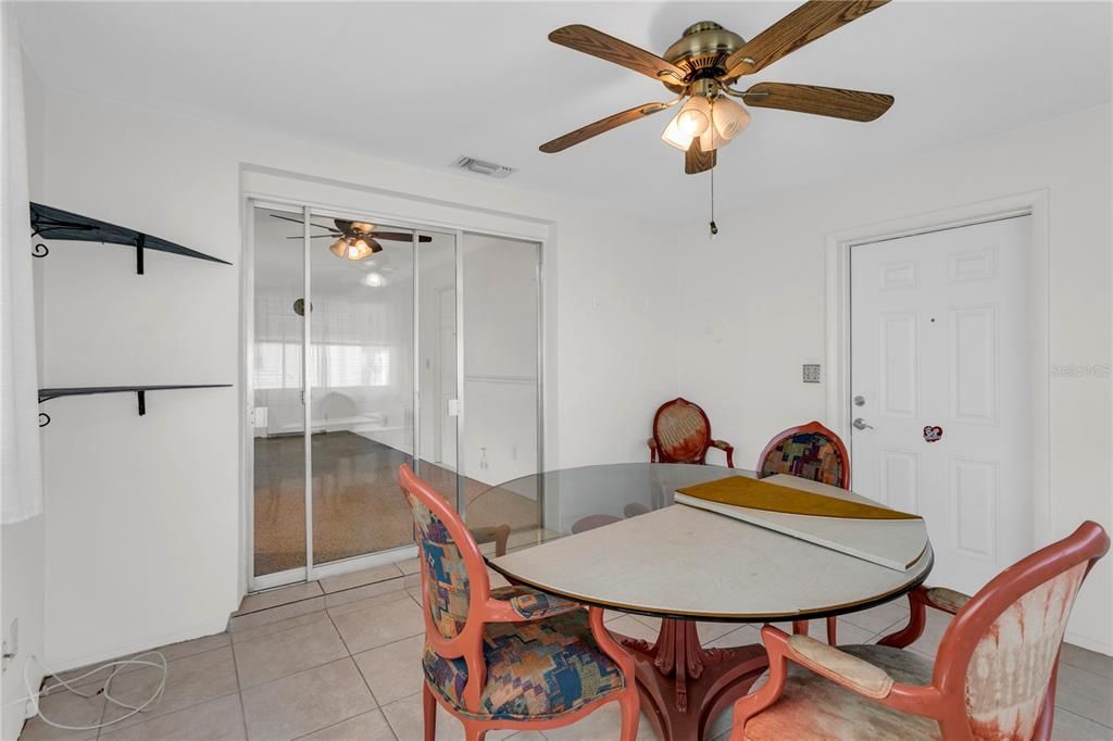 For Sale: $339,000 (2 beds, 1 baths, 1056 Square Feet)