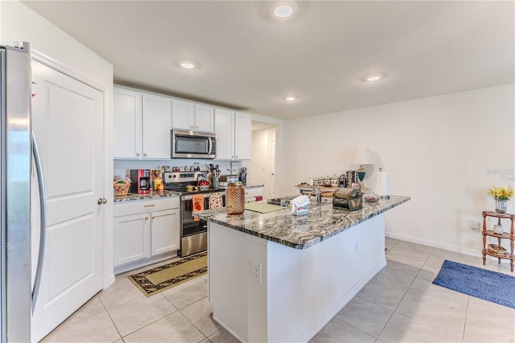 For Sale: $355,900 (4 beds, 2 baths, 1811 Square Feet)