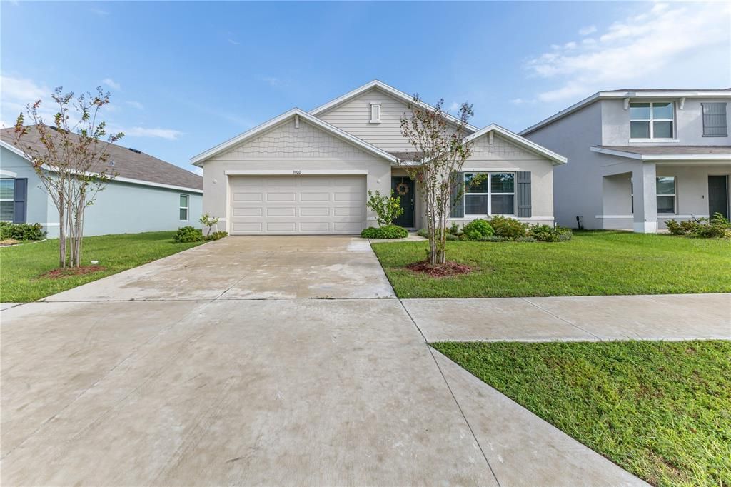 For Sale: $355,900 (4 beds, 2 baths, 1811 Square Feet)